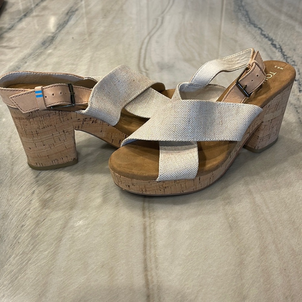 TOMS wedge sandals, like new. Sz 8.5